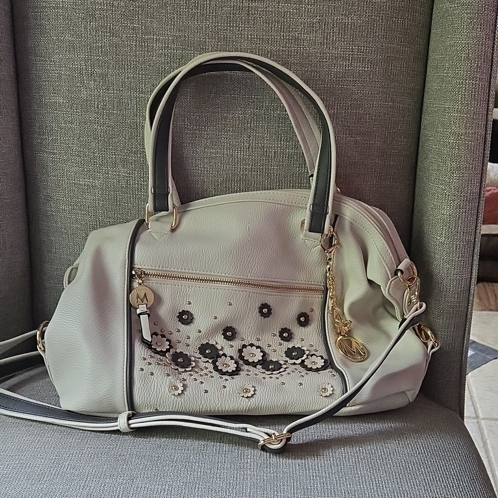 Mia K Collection Cream Handbag with Floral Design. Lightly Used. 14 x 10.5 x 5.5